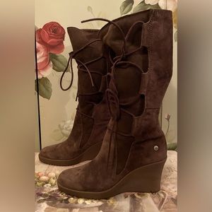 UGG-*ELSEY* LACE UP Boots- SIZE 7- BROWN SUEDE- WEDGE HEEL